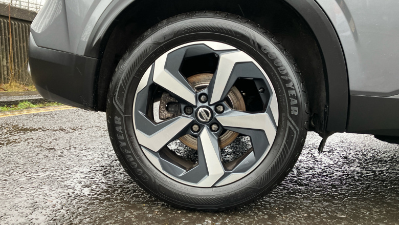 Nissan Qashqai 1.3 DiG-T MH N-Connecta 5dr Petrol Hatchback